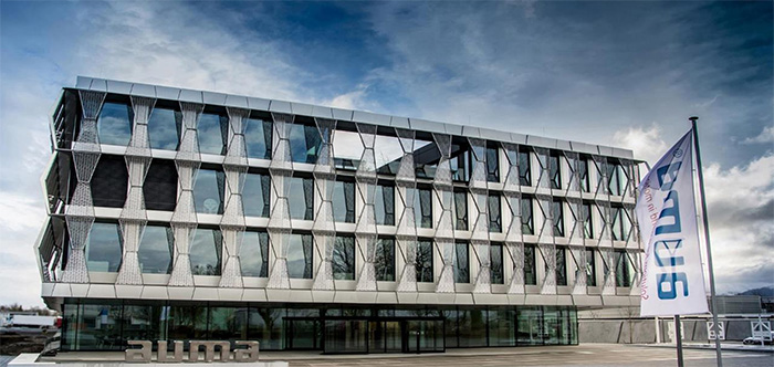 Bild vom AUMA Firmengebäude. AUMA ist WELCOME Refenzkunde für Sanktionsmanagement