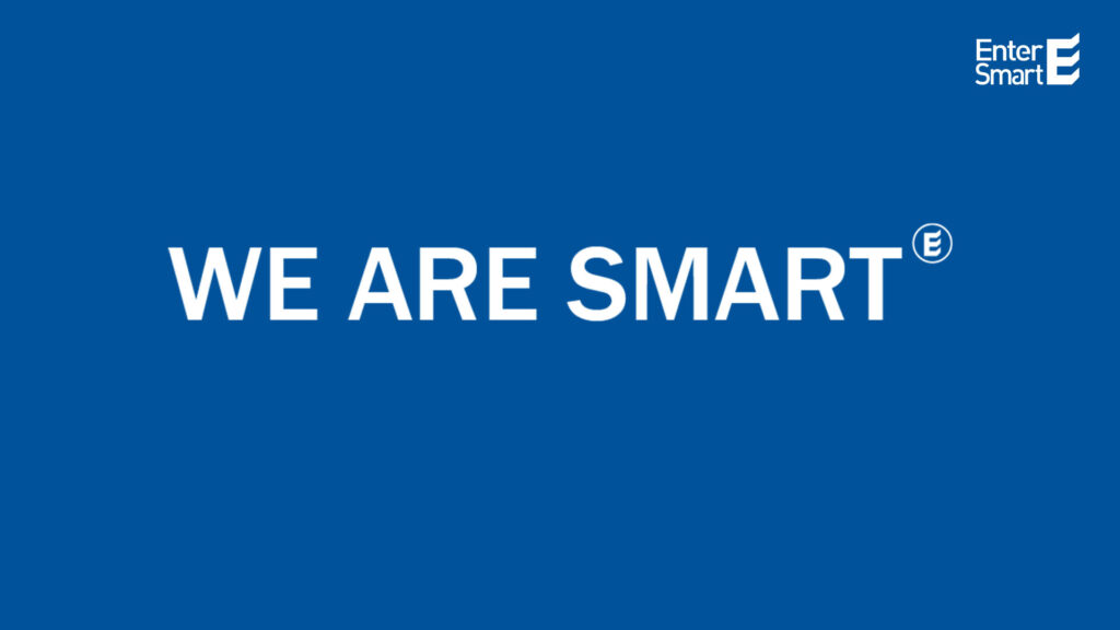 „WE ARE SMART – Team-Claim von EnterSmart für intelligente digitale Lösungen im Besuchermanagement.“